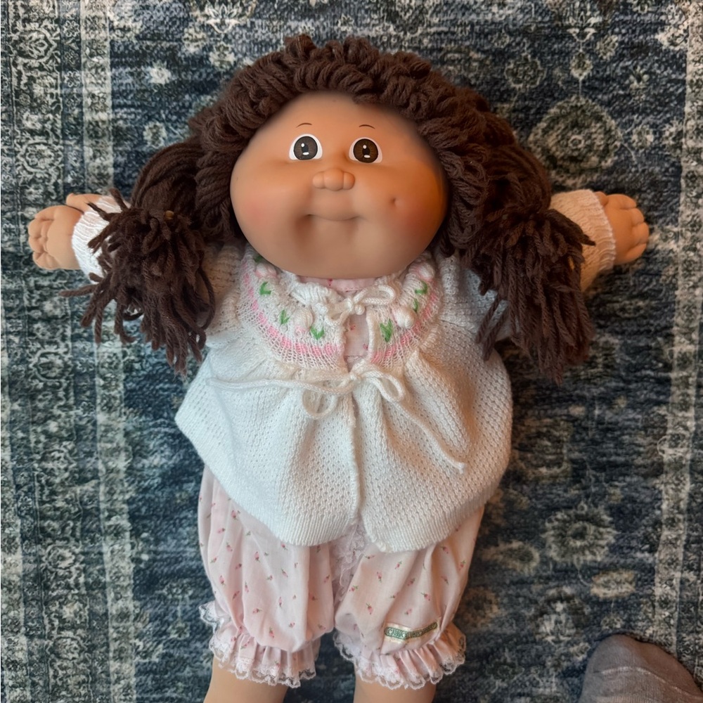 Cabbage Patch Brown Hair Girl with dimple, original outfit